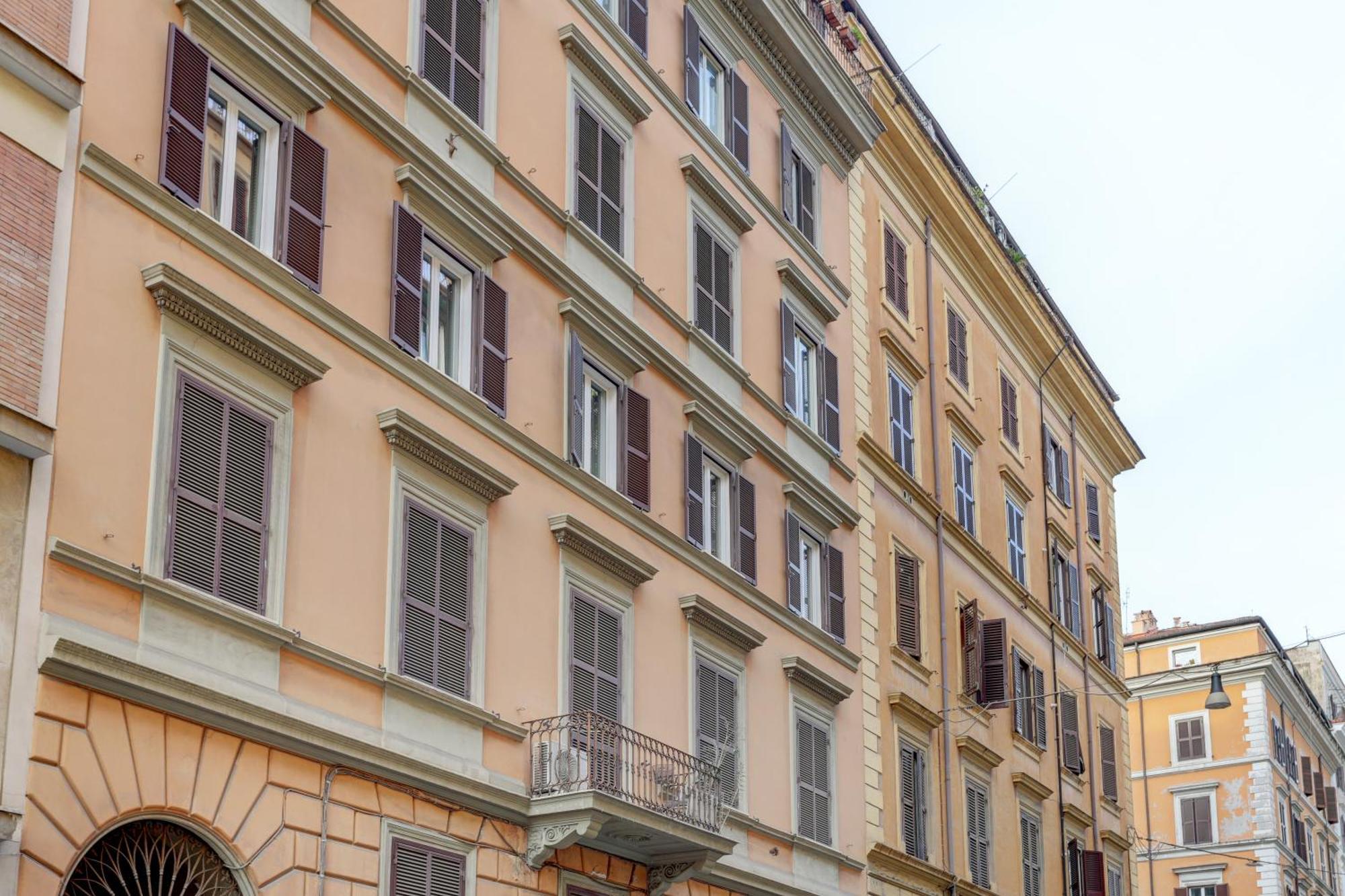 לינה וארוחת בוקר Claudia House Roma Termini מראה חיצוני תמונה