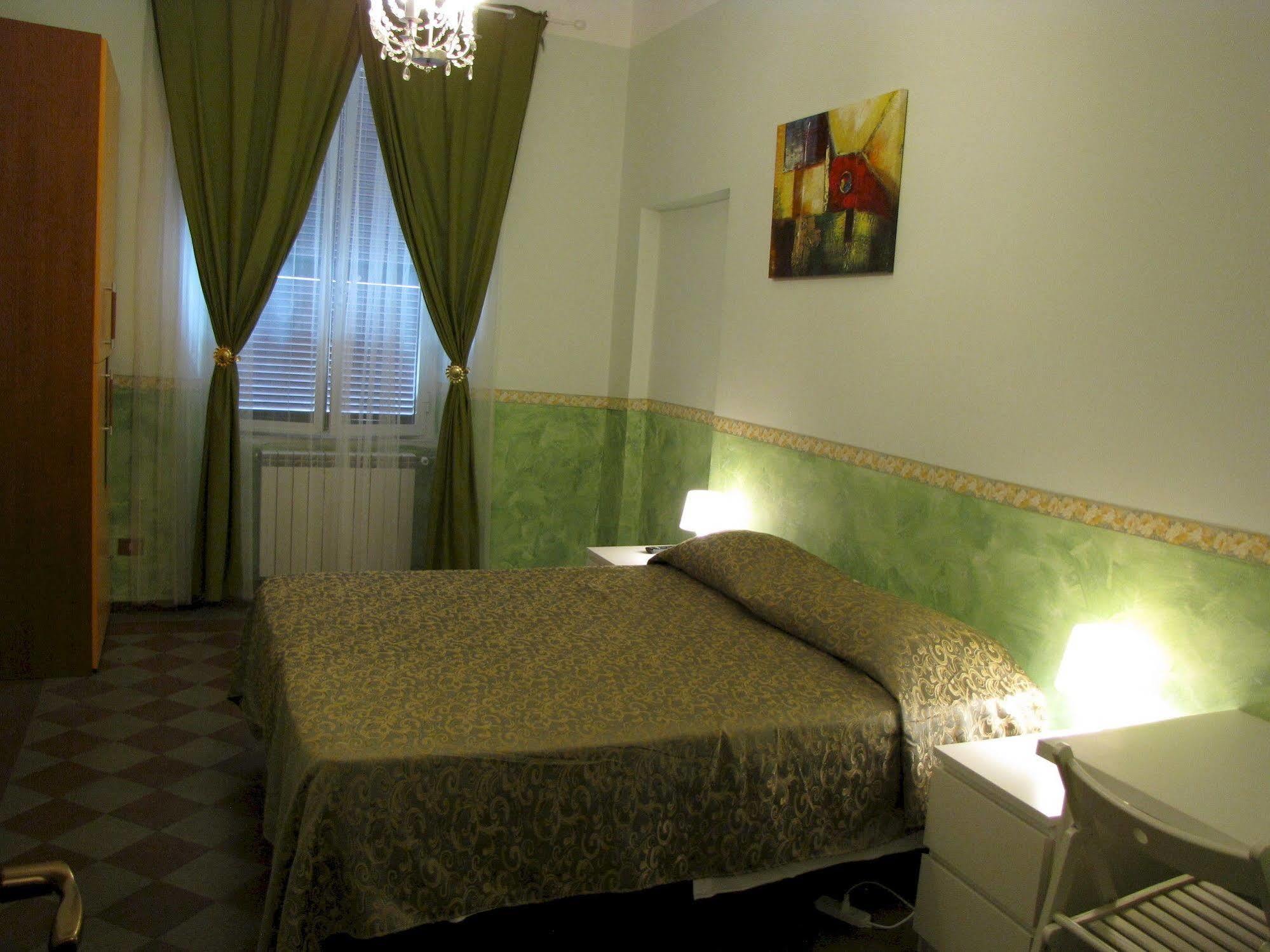 לינה וארוחת בוקר Claudia House Roma Termini מראה חיצוני תמונה