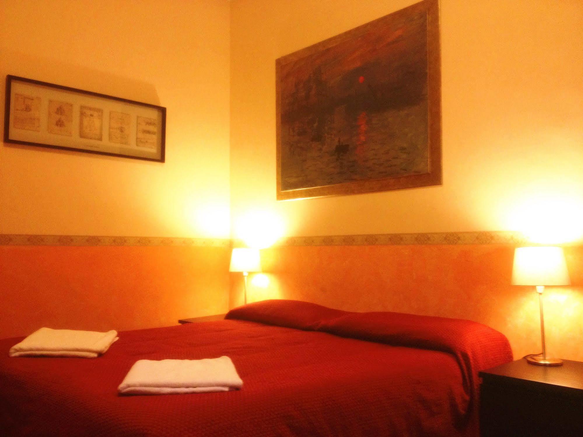 לינה וארוחת בוקר Claudia House Roma Termini מראה חיצוני תמונה