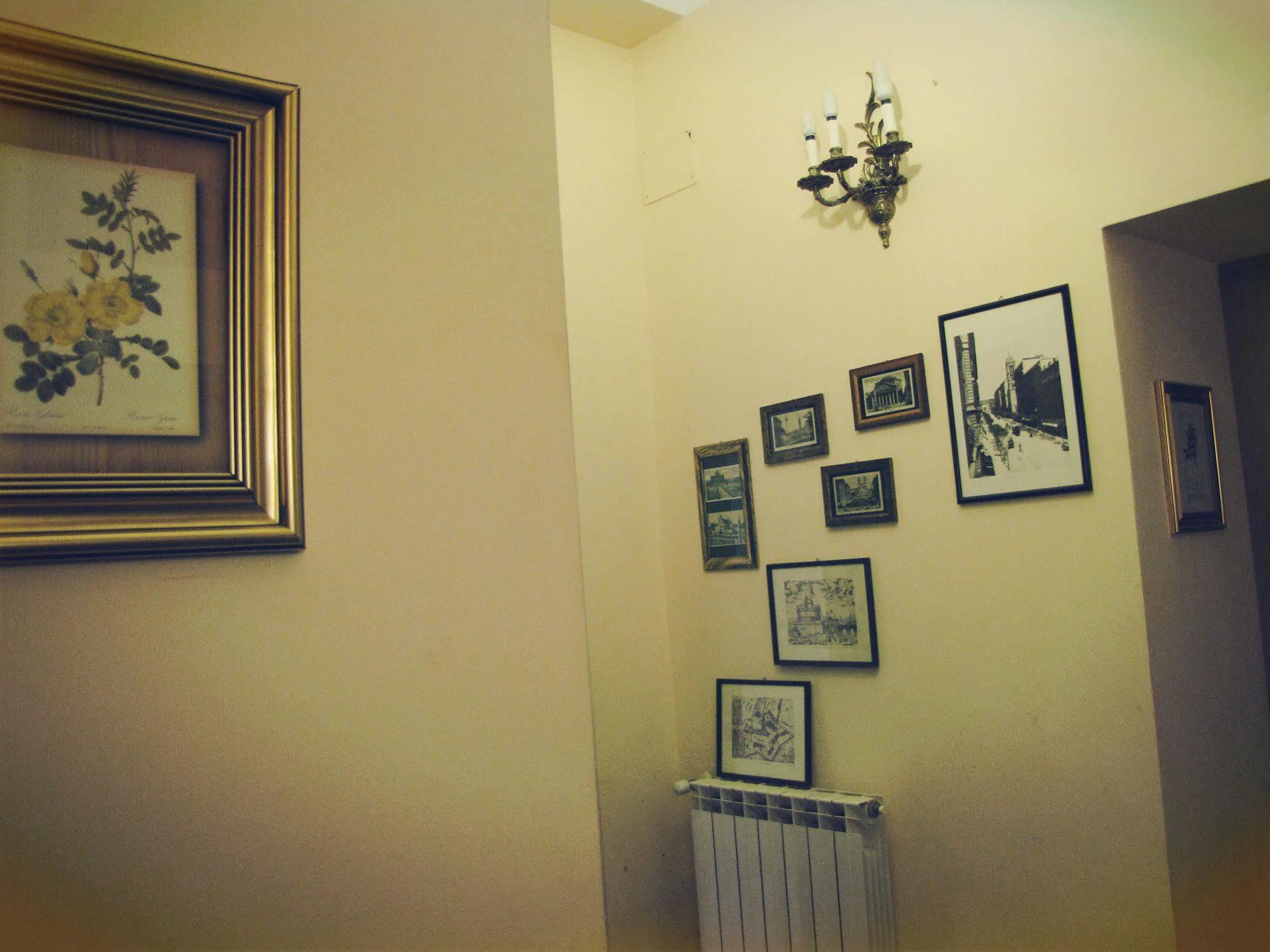 לינה וארוחת בוקר Claudia House Roma Termini מראה חיצוני תמונה